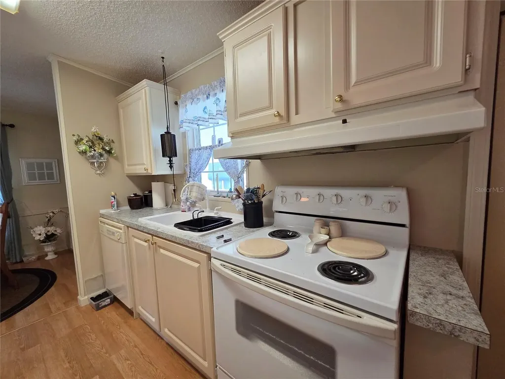 4157 71st Lane N St Petersburg FL 33709