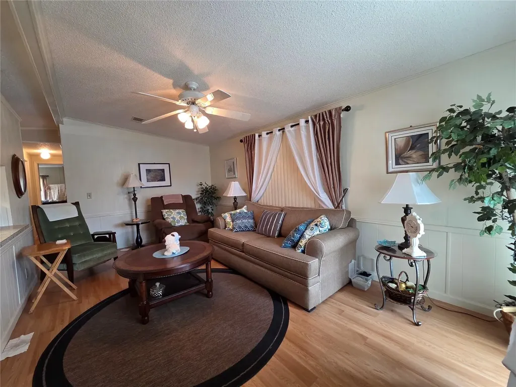 4157 71st Lane N St Petersburg FL 33709