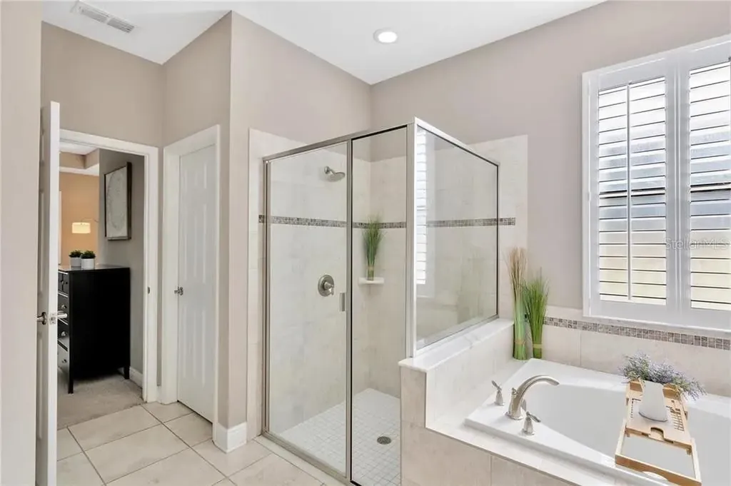 1607 Feather Grass Loop Lutz FL 33558