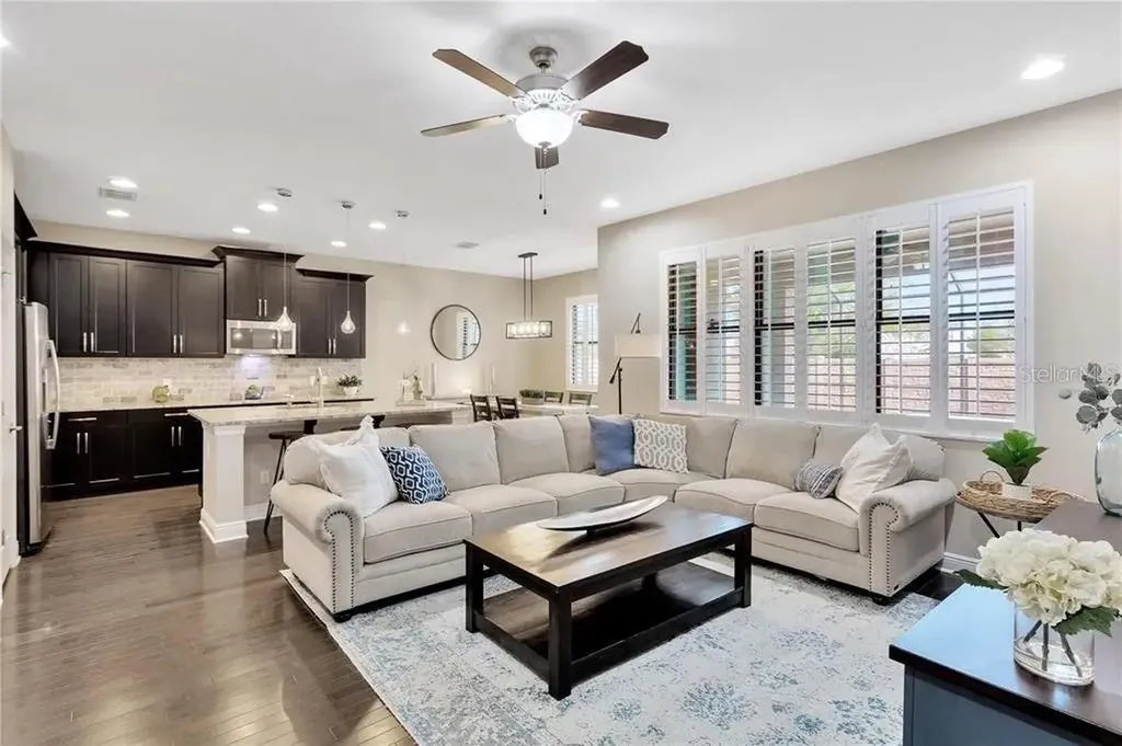 1607 Feather Grass Loop Lutz FL 33558