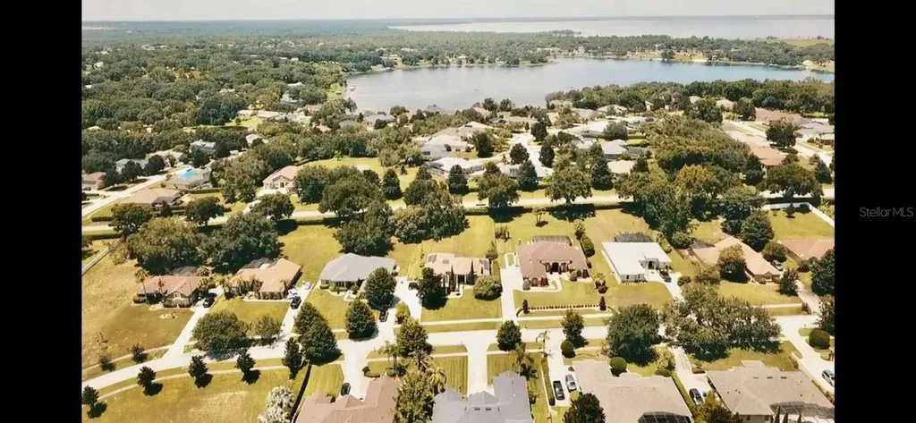 16325 Magnolia Bluff Drive Montverde FL 34756
