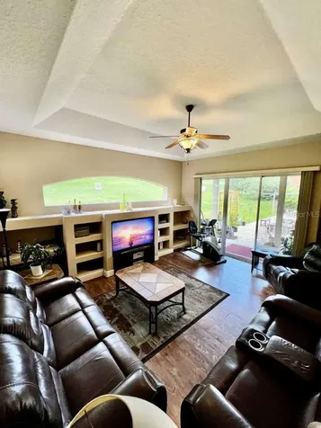 16325 Magnolia Bluff Drive Montverde FL 34756