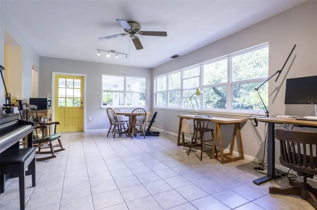 2034 NW 8th Place Gainesville FL 32603