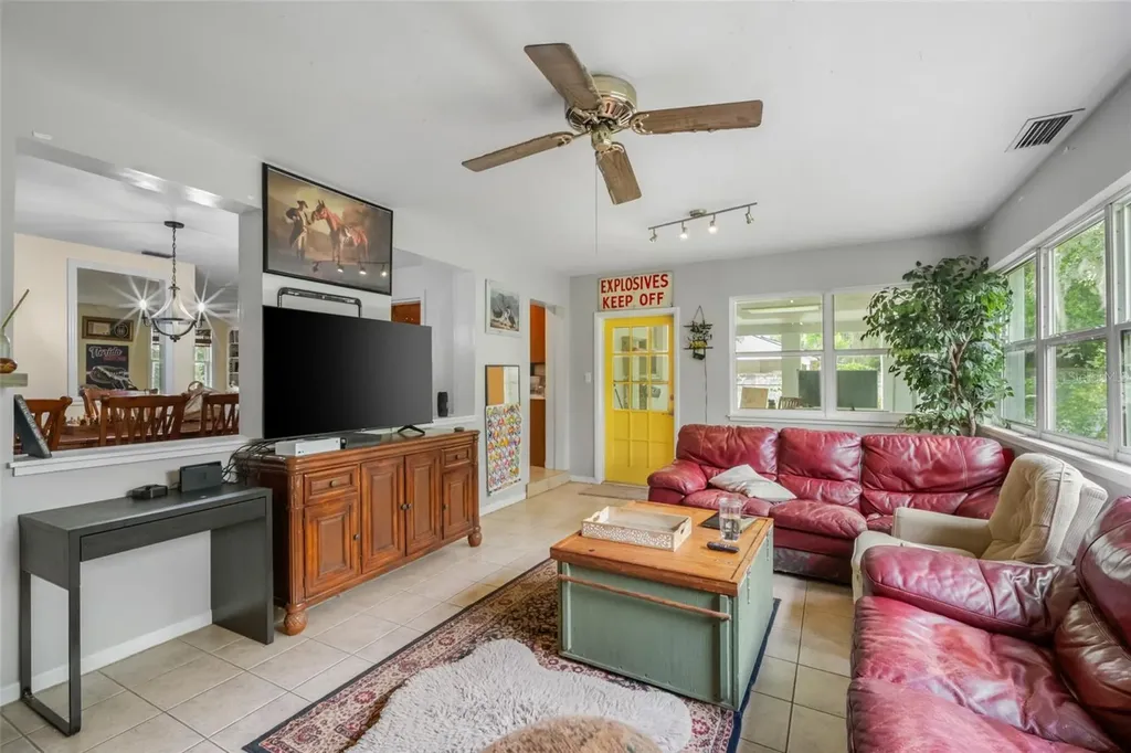 2034 NW 8th Place Gainesville FL 32603
