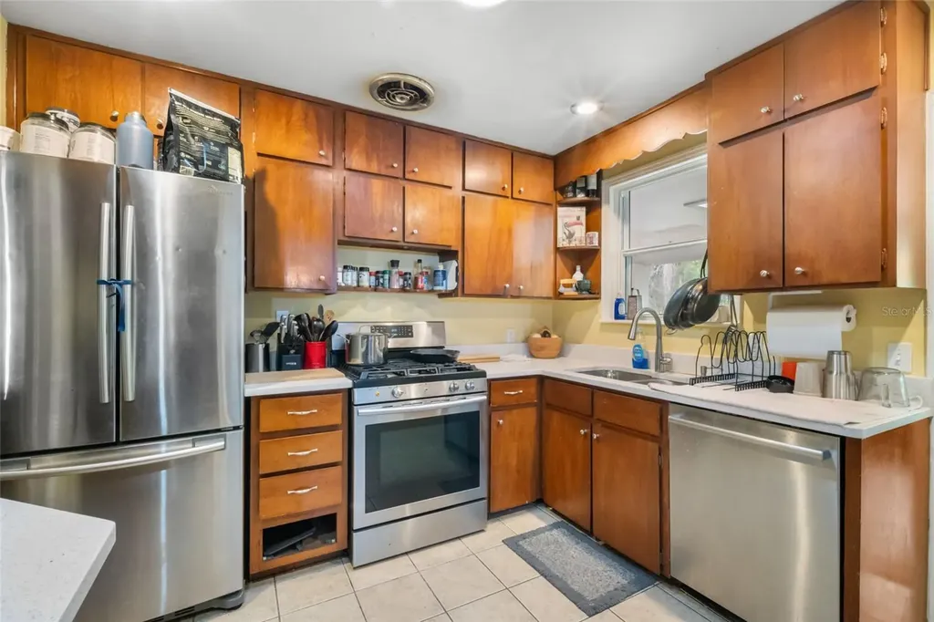 2034 NW 8th Place Gainesville FL 32603