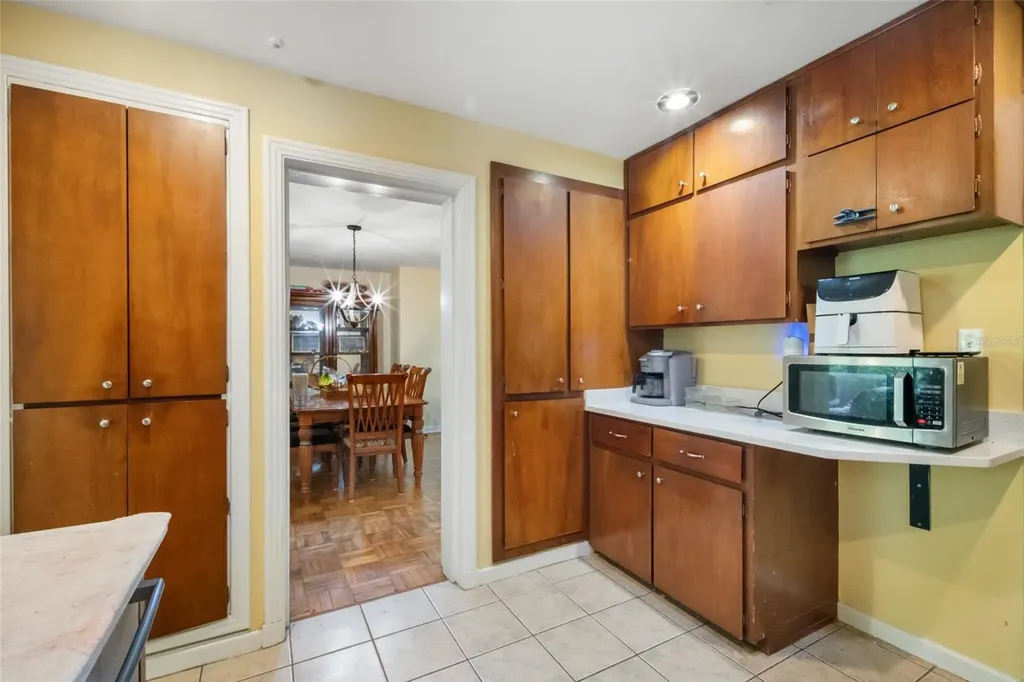 2034 NW 8th Place Gainesville FL 32603