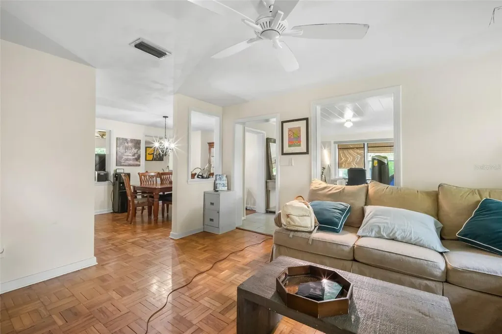 2034 NW 8th Place Gainesville FL 32603