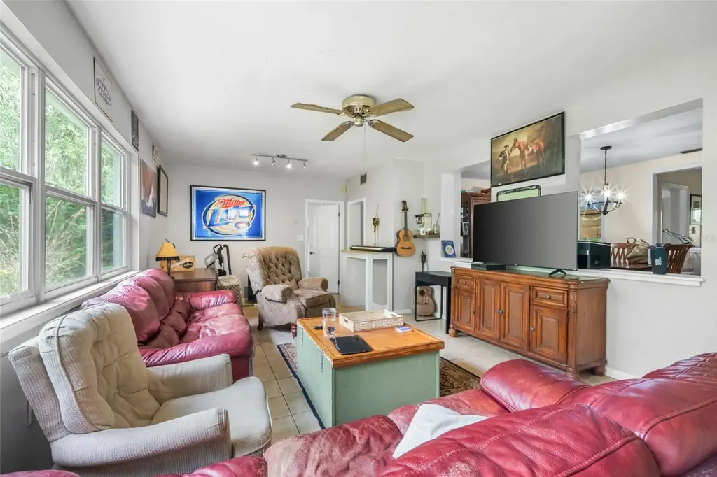 2034 NW 8th Place Gainesville FL 32603