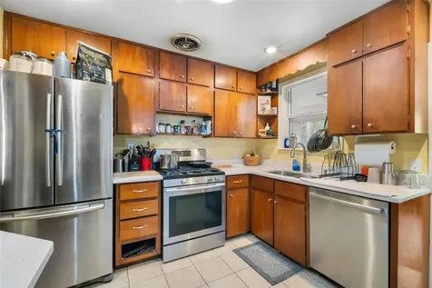 2034 NW 8th Place Gainesville FL 32603