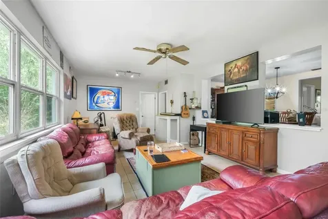 2034 NW 8th Place Gainesville FL 32603