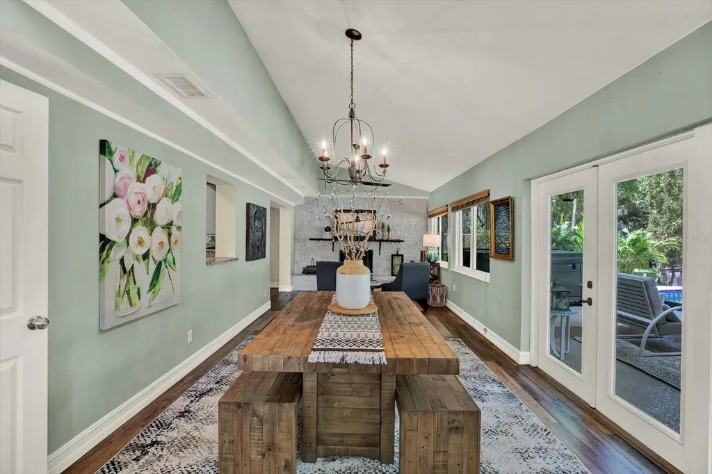 2107 W Kyra Drive Tampa FL 33612