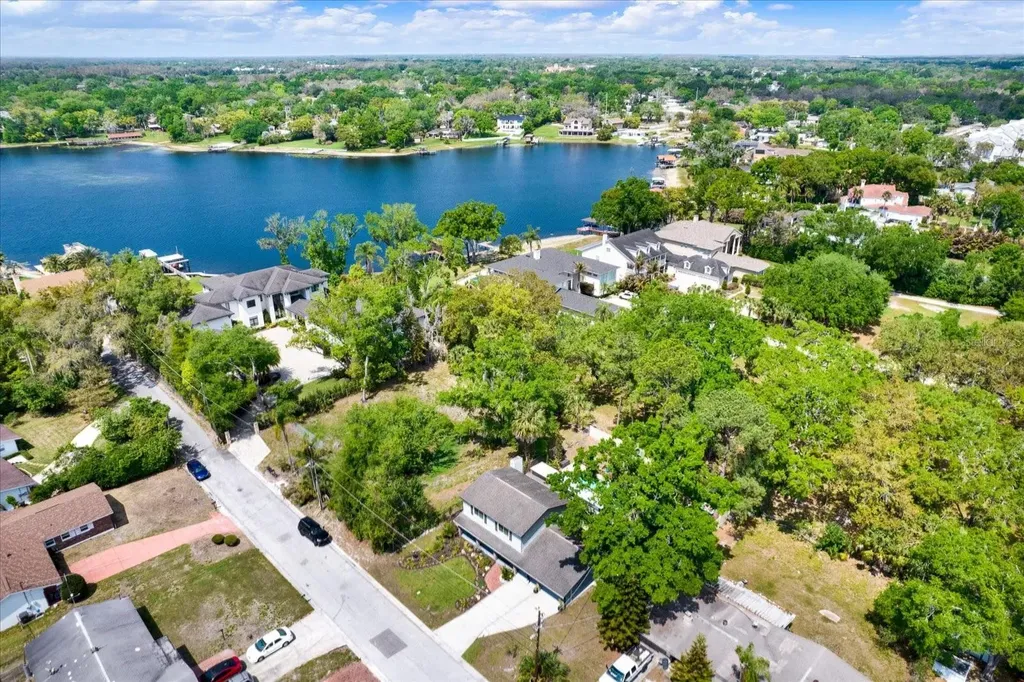 2107 W Kyra Drive Tampa FL 33612