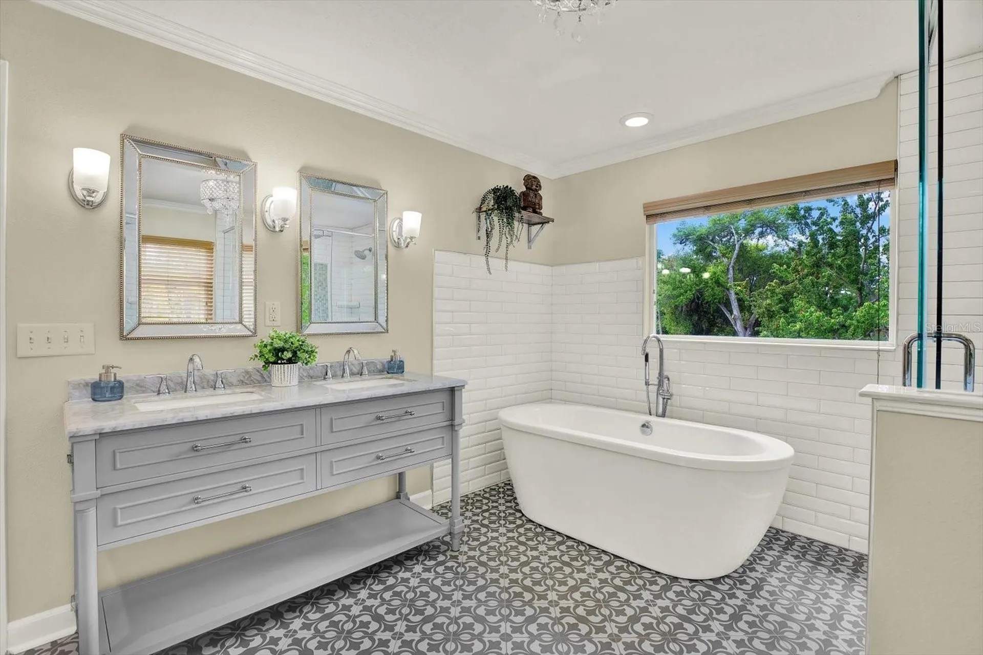 2107 W Kyra Drive Tampa FL 33612