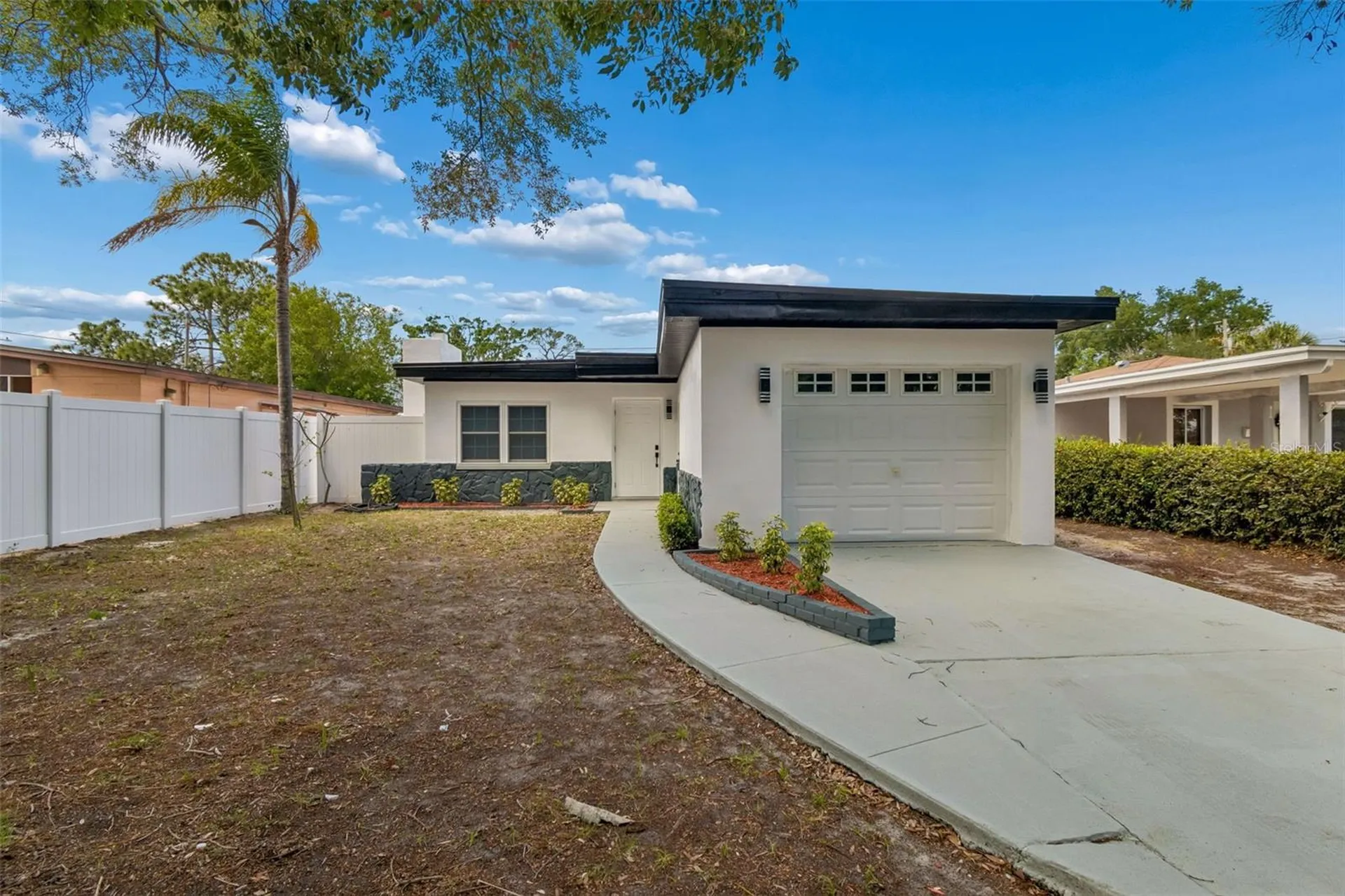 7439 37th Avenue N St Petersburg FL 33710