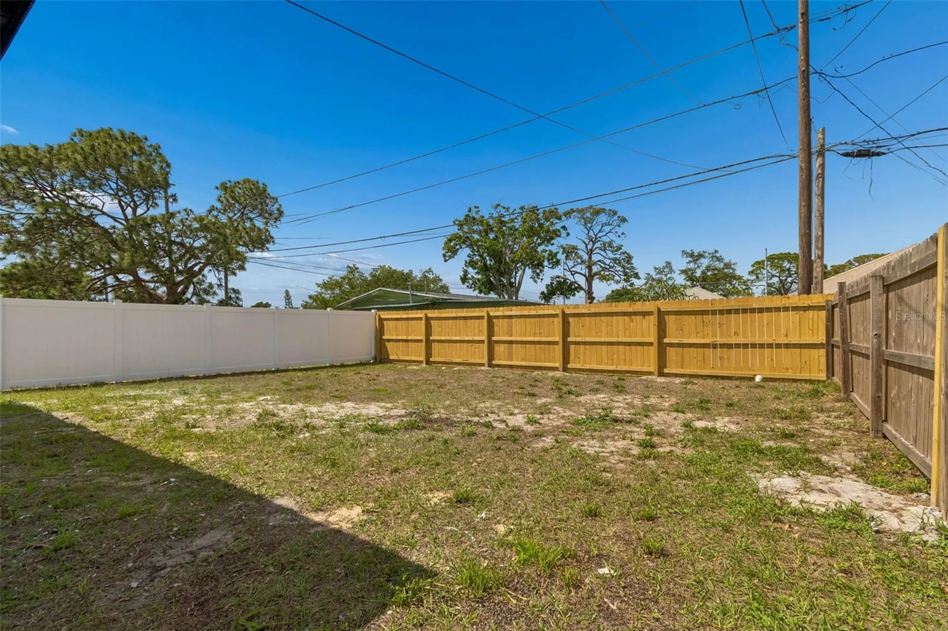7439 37th Avenue N St Petersburg FL 33710