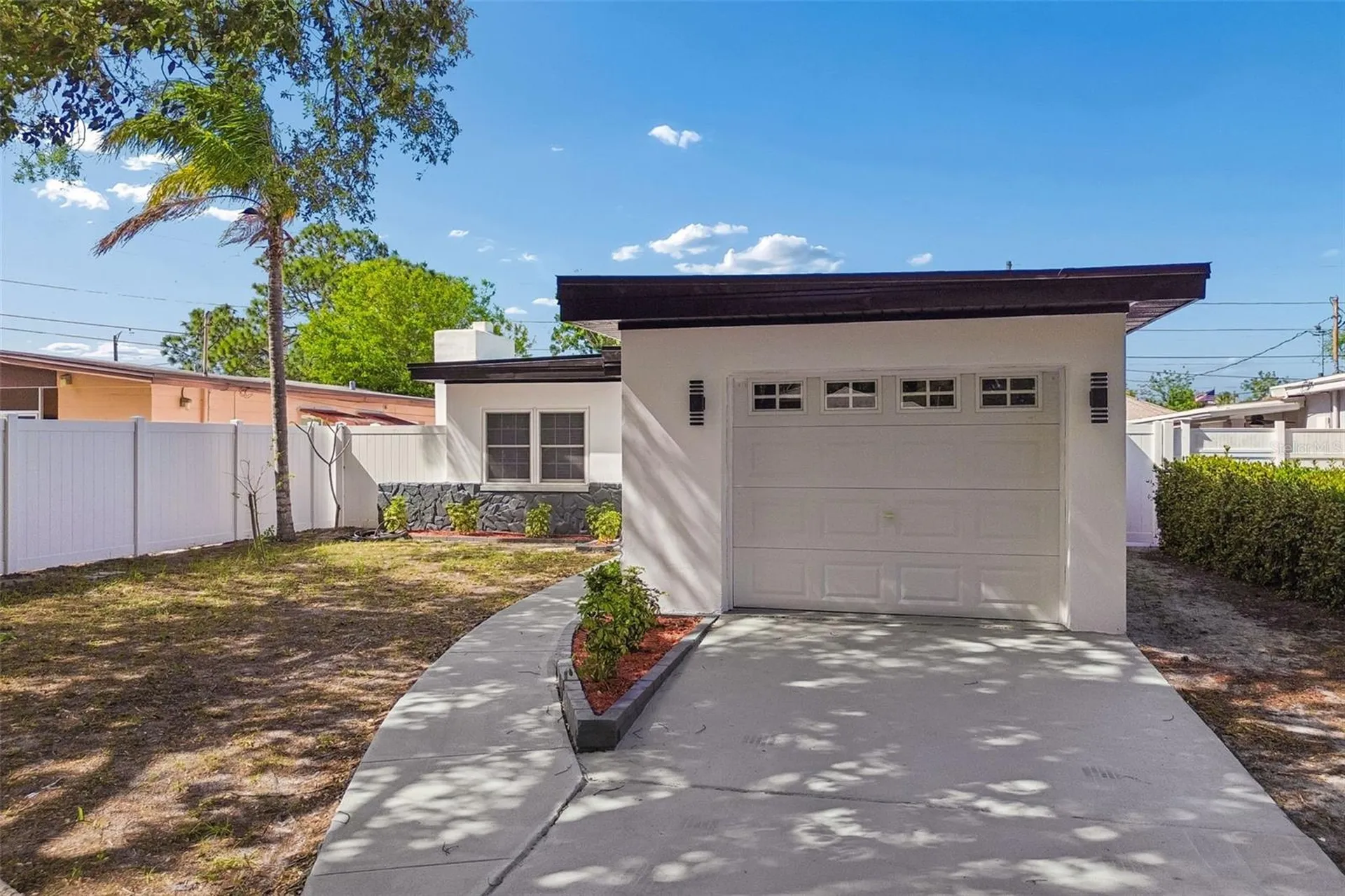 7439 37th Avenue N St Petersburg FL 33710