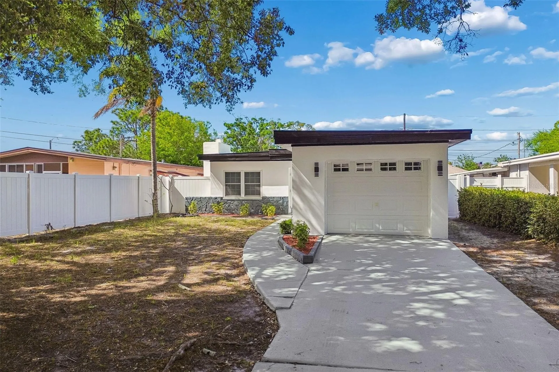 7439 37th Avenue N St Petersburg FL 33710