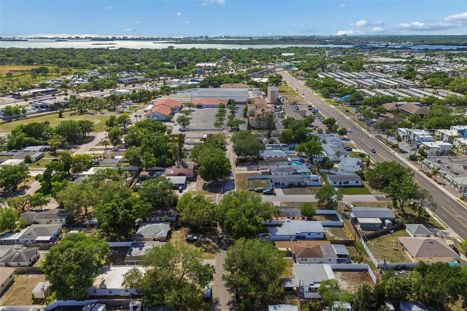 7439 37th Avenue N St Petersburg FL 33710