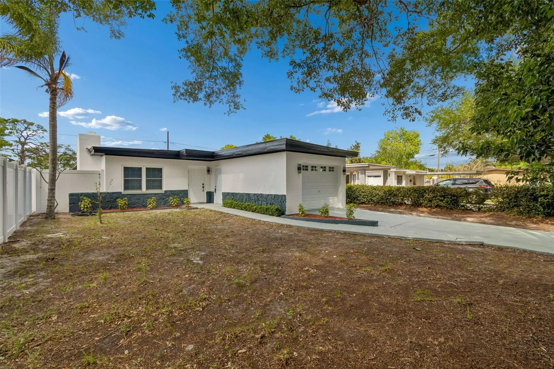 7439 37th Avenue N St Petersburg FL 33710