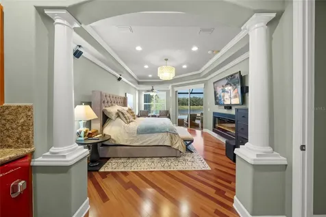 8282 Barton Farms Boulevard Sarasota FL 34240