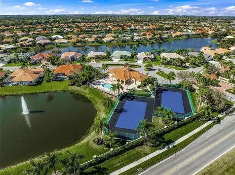 8282 Barton Farms Boulevard Sarasota FL 34240