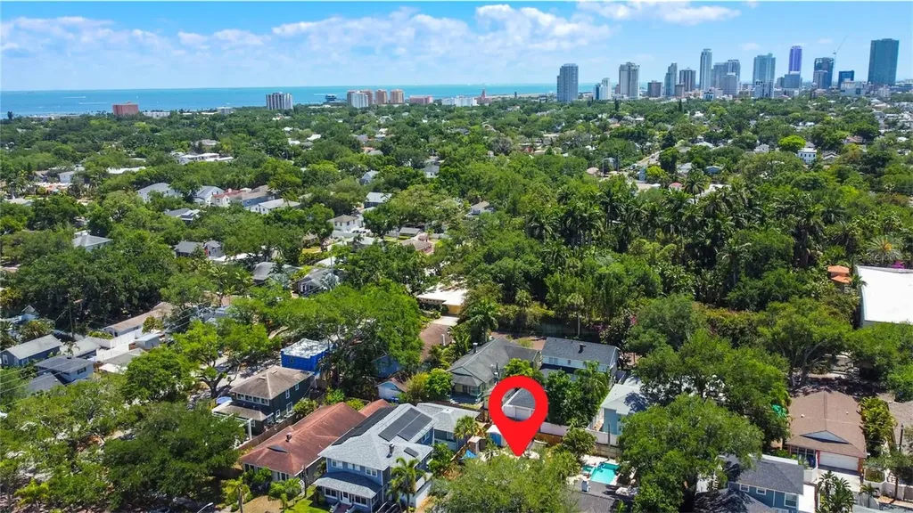226 21st Avenue N St Petersburg FL 33704