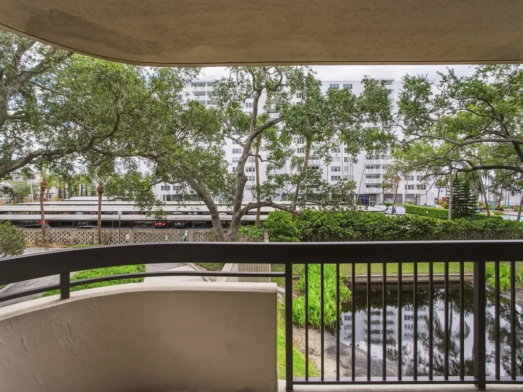 2413 Bayshore Boulevard Tampa FL 33629