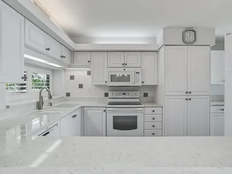 2413 Bayshore Boulevard Tampa FL 33629
