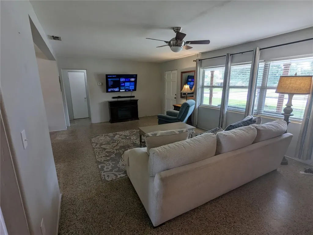5421 Alloway Street Orlando FL 32810