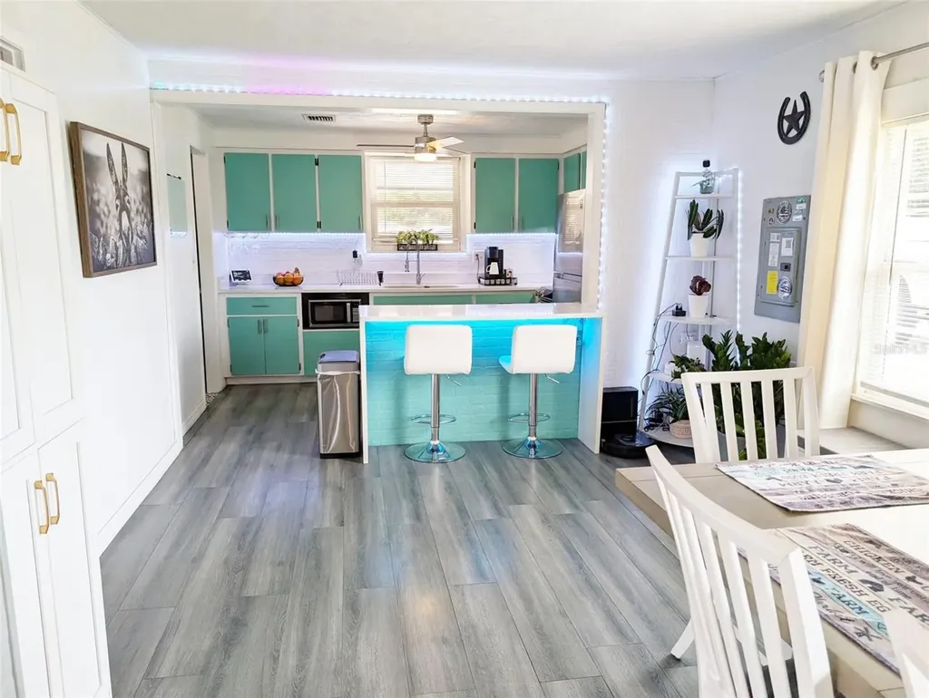 15243 S Highway 25 Weirsdale FL 32195