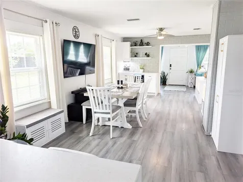 15243 S Highway 25 Weirsdale FL 32195