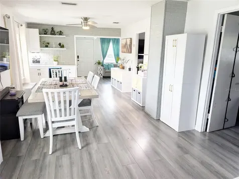 15243 S Highway 25 Weirsdale FL 32195