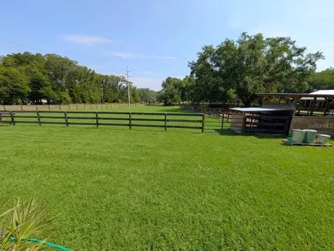 15243 S Highway 25 Weirsdale FL 32195