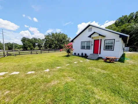 15243 S Highway 25 Weirsdale FL 32195