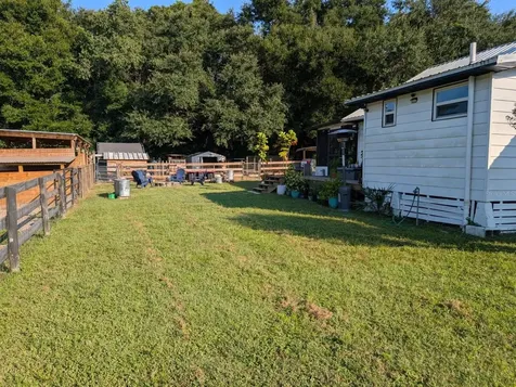 15243 S Highway 25 Weirsdale FL 32195