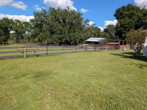 15243 S Highway 25 Weirsdale FL 32195