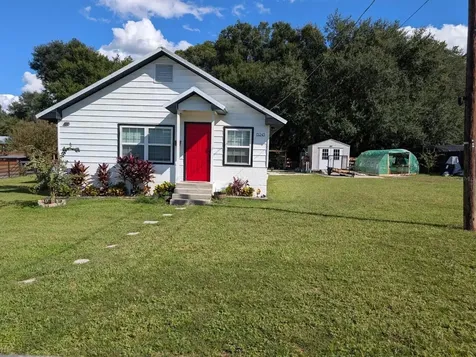 15243 S Highway 25 Weirsdale FL 32195