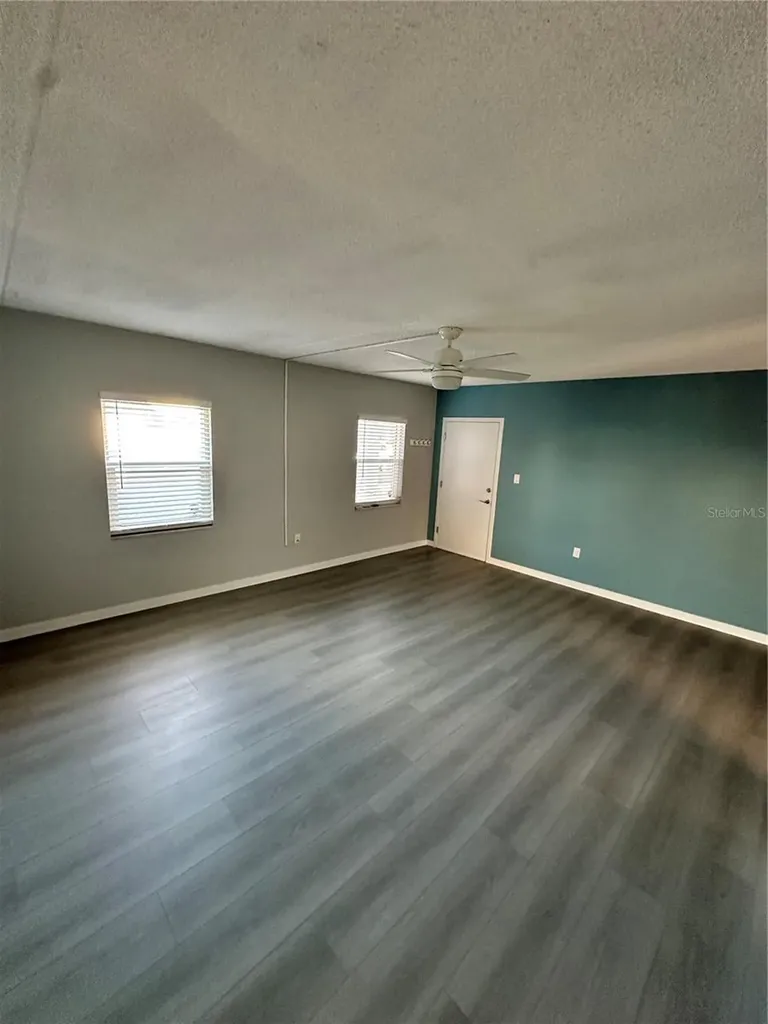 1153 Rue Des Rois South Pasadena FL 33707
