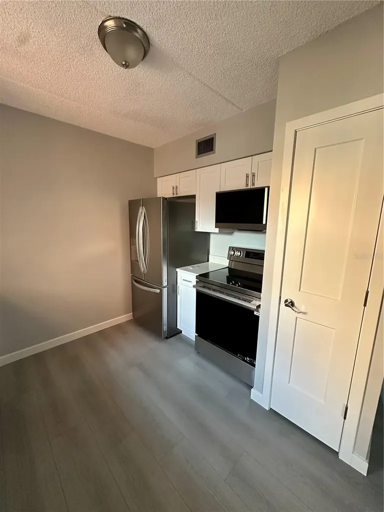 1153 Rue Des Rois South Pasadena FL 33707