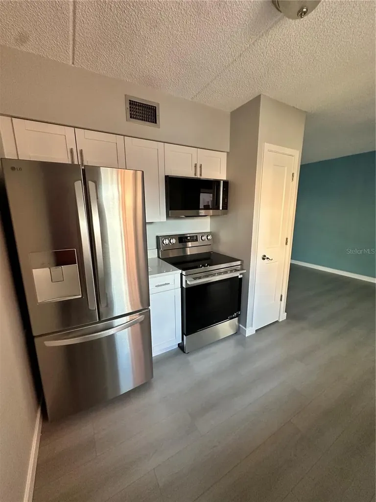 1153 Rue Des Rois South Pasadena FL 33707