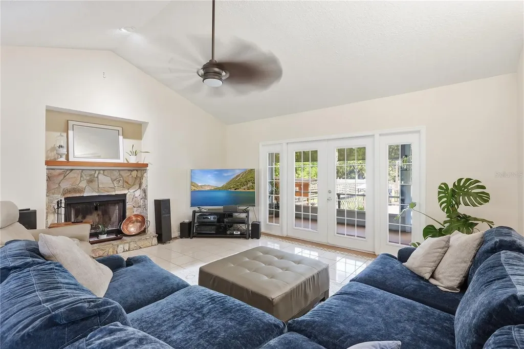 1261 E Fullers Cross Road Winter Garden FL 34787