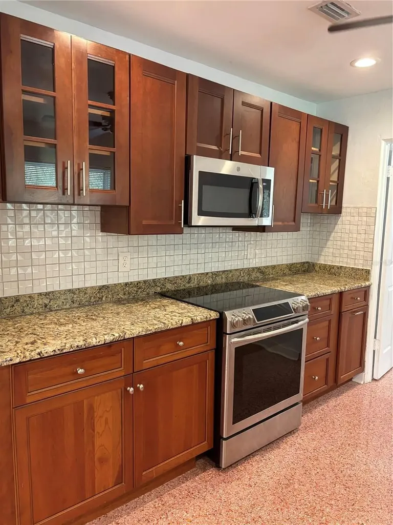 422 15th Avenue S St Petersburg FL 33701