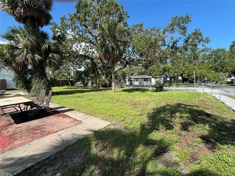 422 15th Avenue S St Petersburg FL 33701