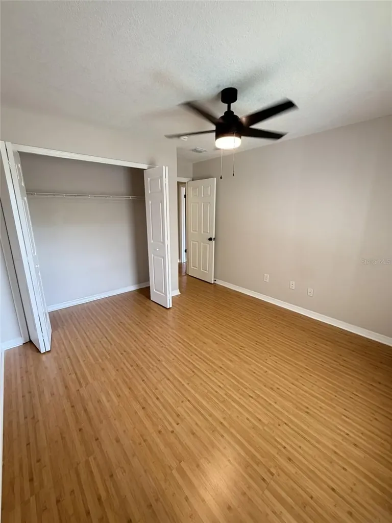 3156 Valley Oaks Drive Tampa FL 33618