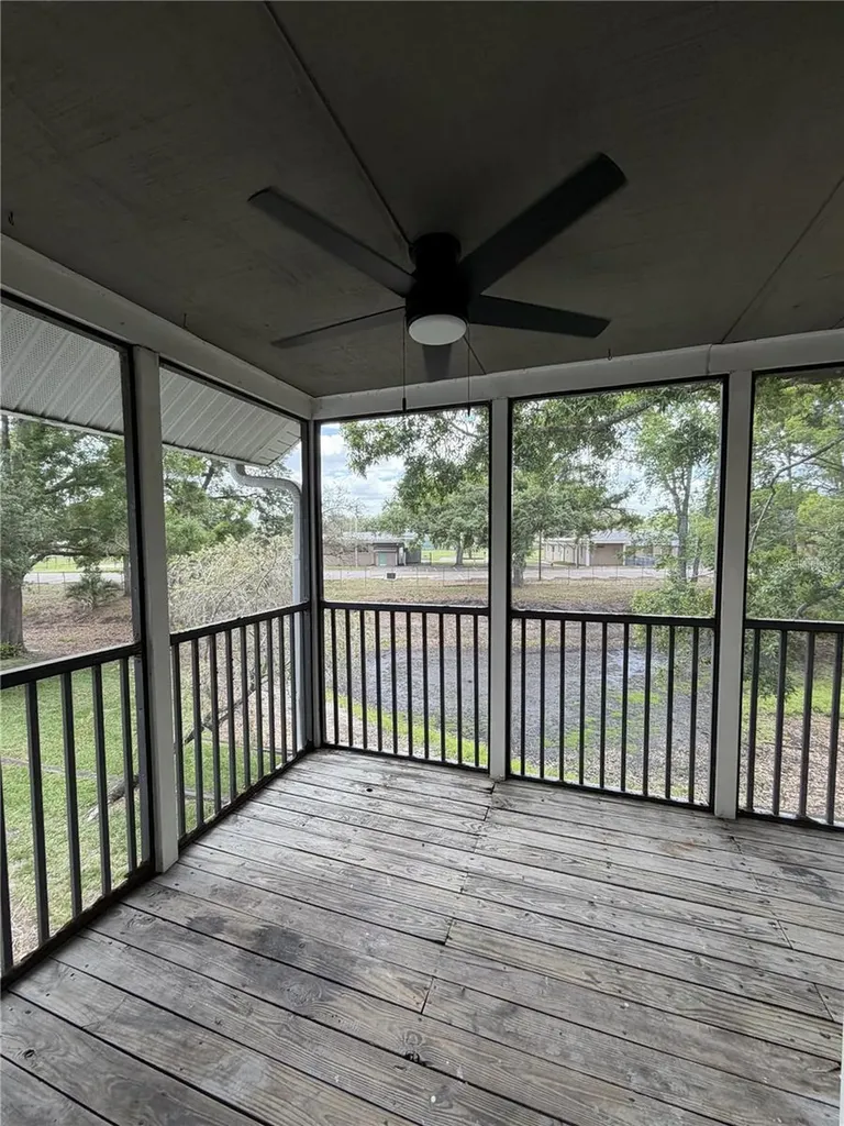 3156 Valley Oaks Drive Tampa FL 33618