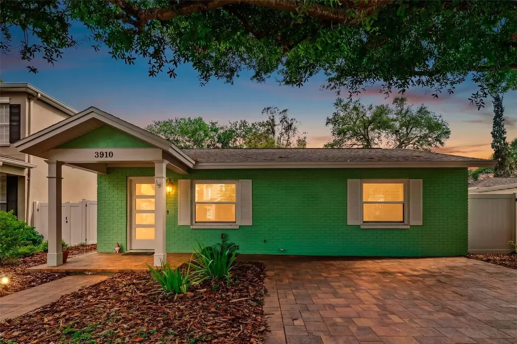 3910 W Vasconia Street Tampa FL 33629