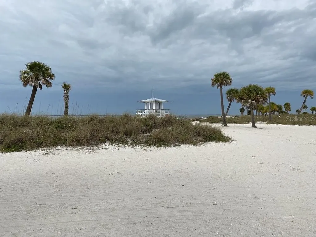 654 Windrush Bay Drive Tarpon Springs FL 34689