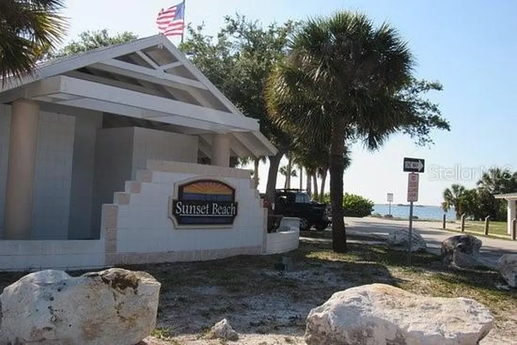 654 Windrush Bay Drive Tarpon Springs FL 34689