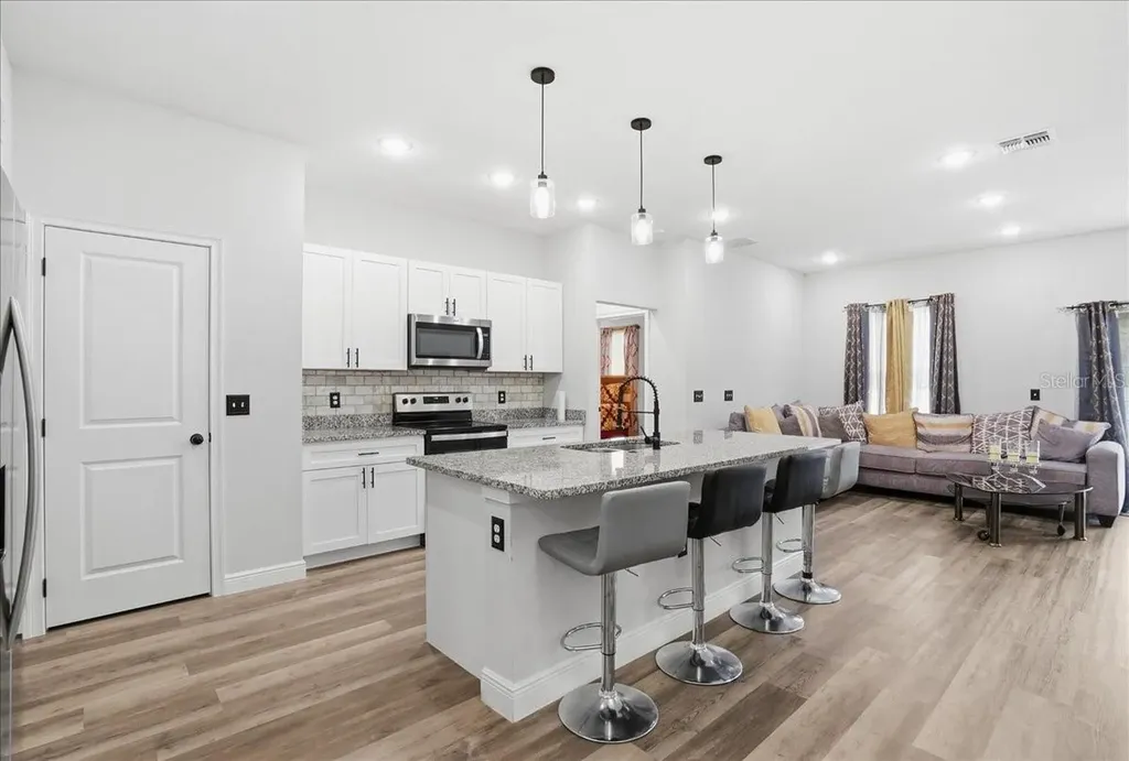 2125 Hibiscus Place Poinciana FL 34759