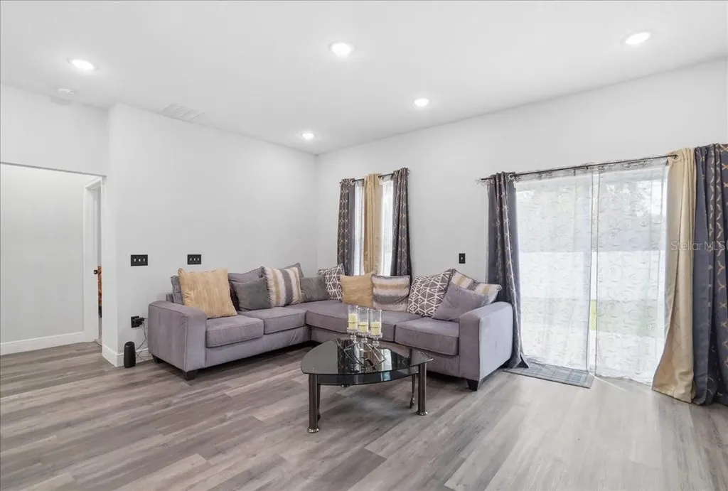 2125 Hibiscus Place Poinciana FL 34759